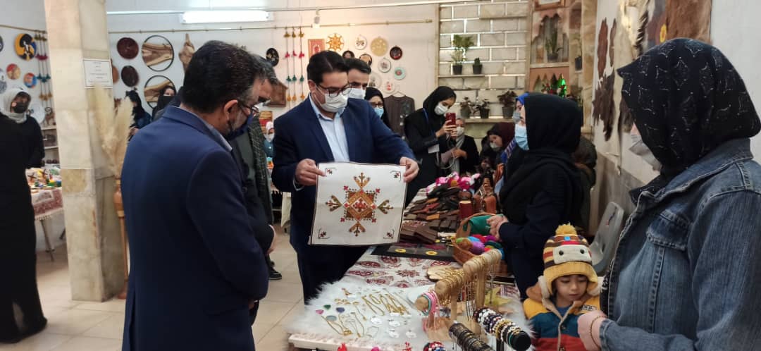 افتتاح نمایشگاه صنایع‌دستی  بانوان محلات